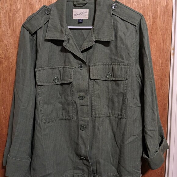 Green Army-style Button-Up Jacket with chest pockets and epaulets - Picture 1 of 4